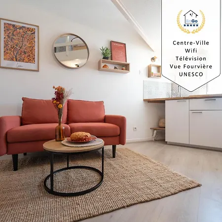 Apartment Bngo I L'elegant I Duplex Croix-rousse Vue Sur Fourviere, 2 Personnes, Cosy Et Moderne